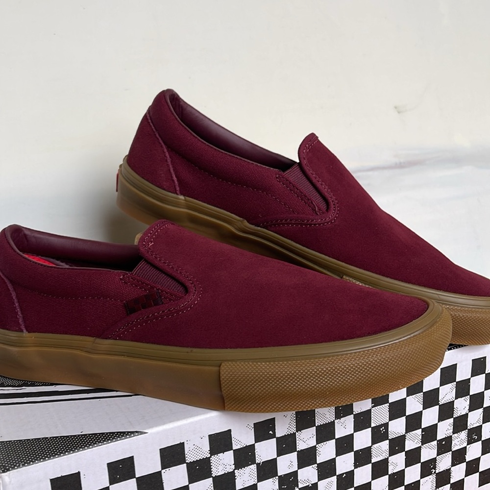 Vans WMNS Skate Slip-On
Port/Gum
VN0A5FCAK10
Sneakers - Picture 7 of 16